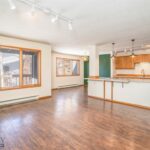 2200 W Dickerson