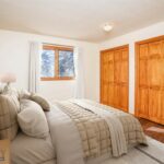 2200 W Dickerson
