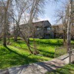 2200 W Dickerson
