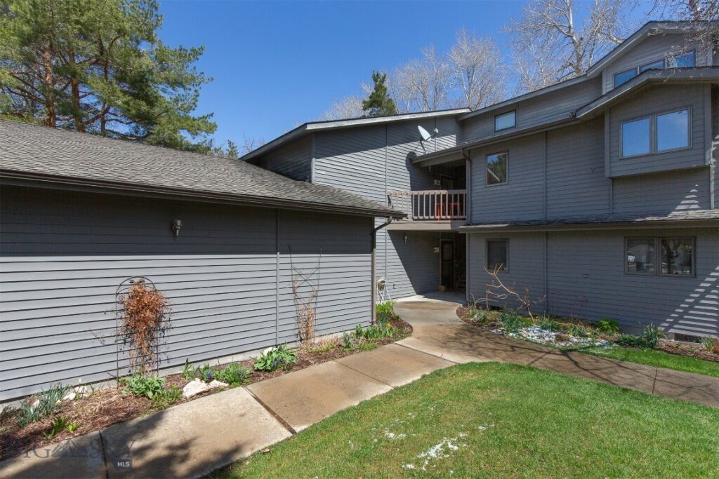 2200 W Dickerson