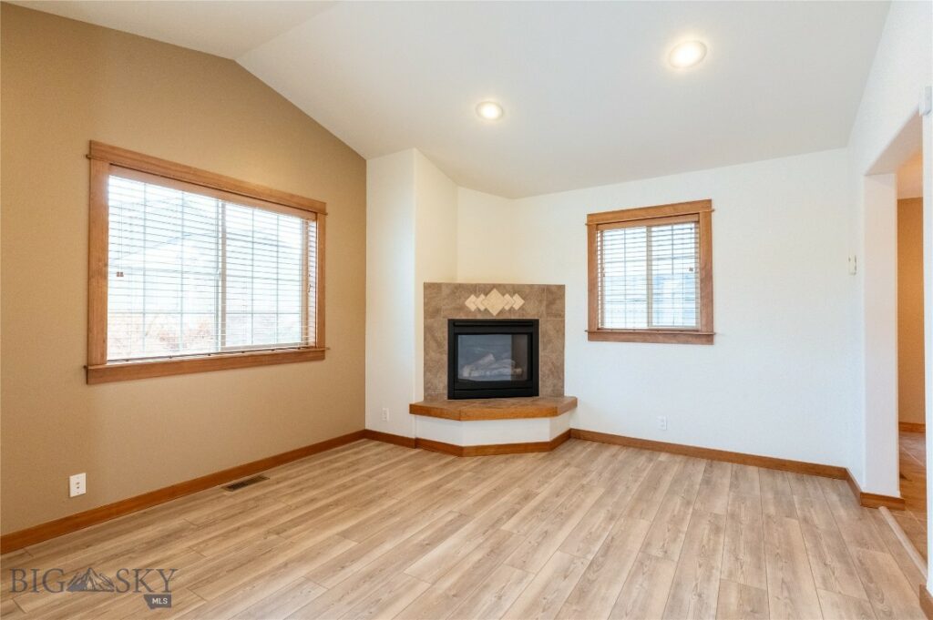2212 Sourdough Road