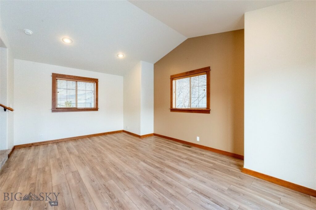 2212 Sourdough Road