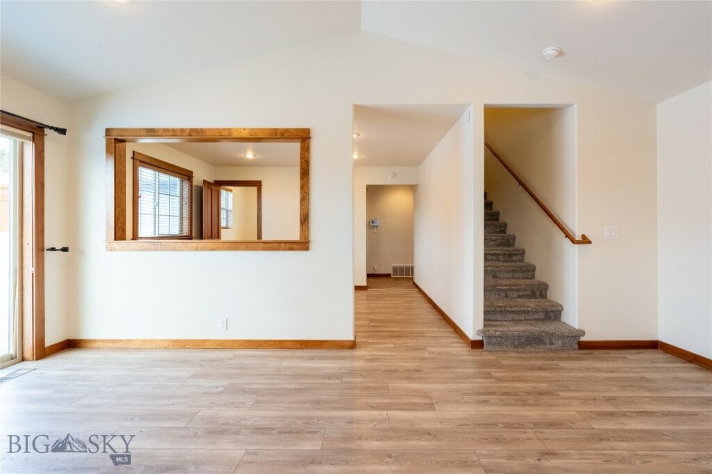 2212 Sourdough Road