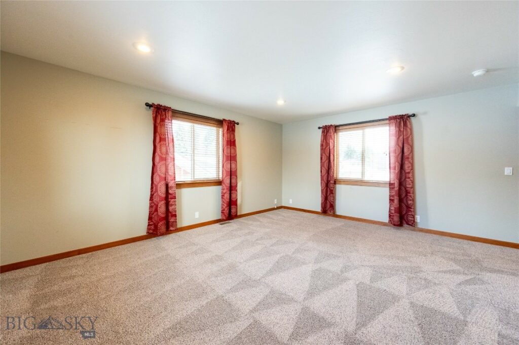 2212 Sourdough Road