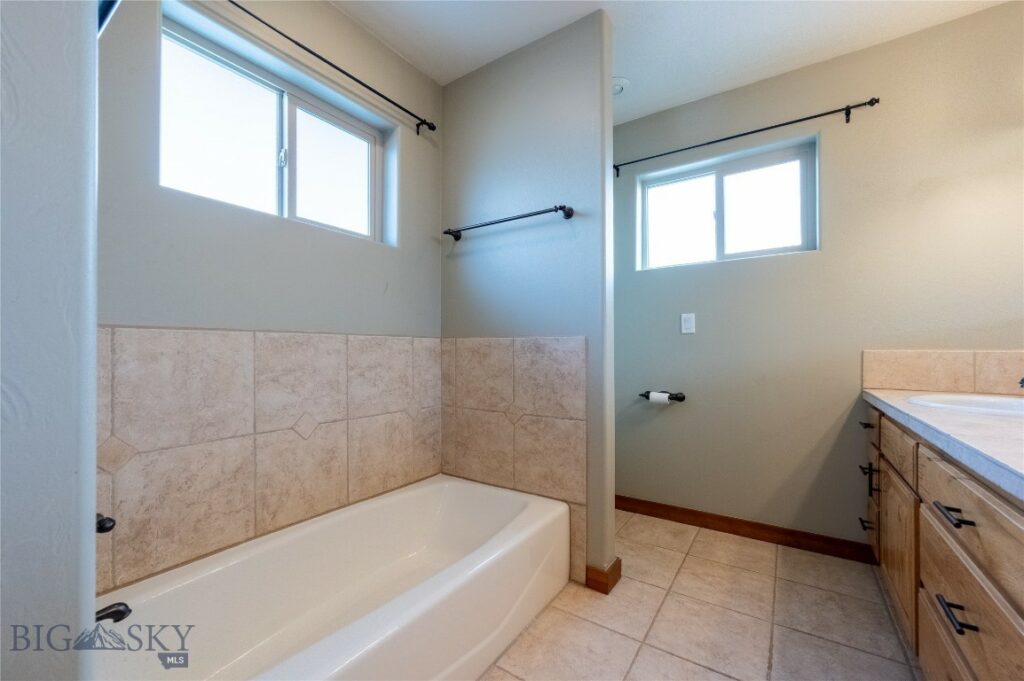 2212 Sourdough Road