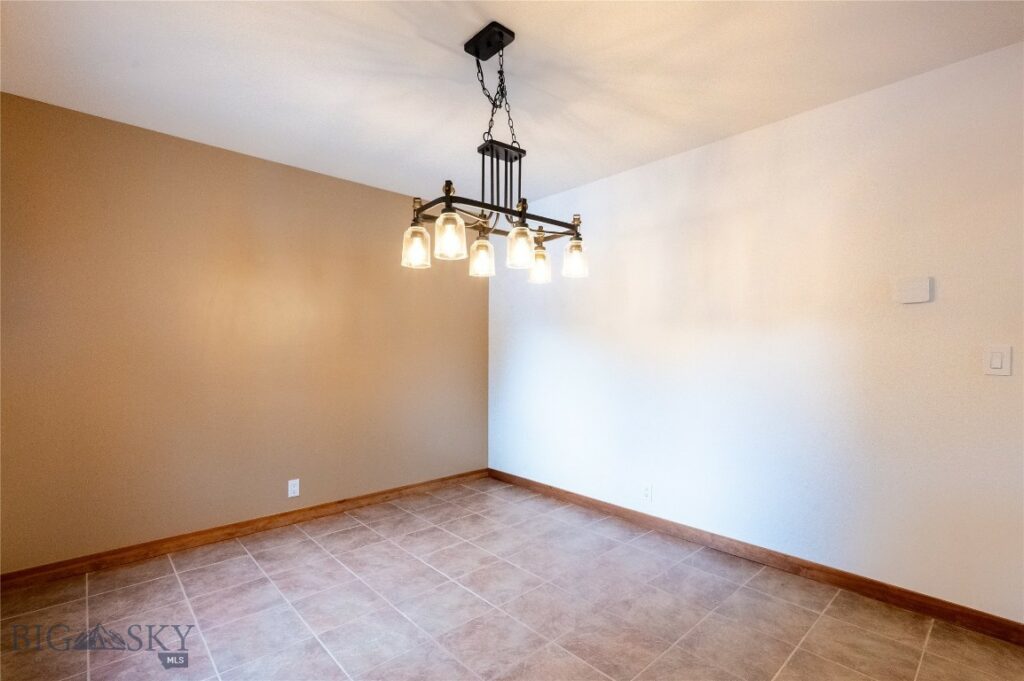 2212 Sourdough Road