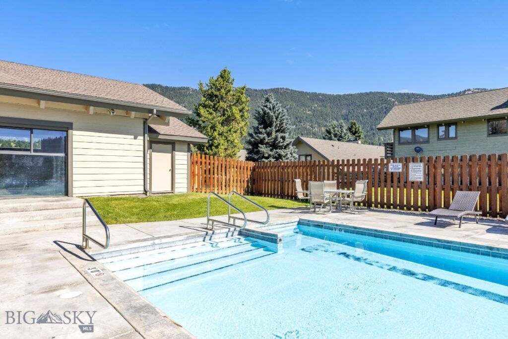 2225 Black Otter Road