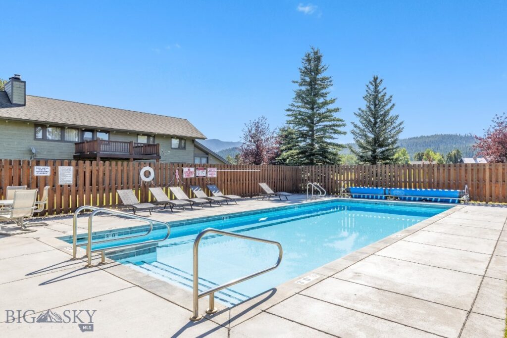 2225 Black Otter Road