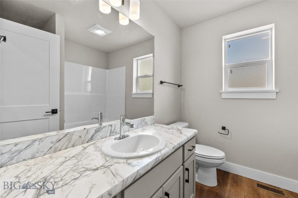 2305 Oriole Drive