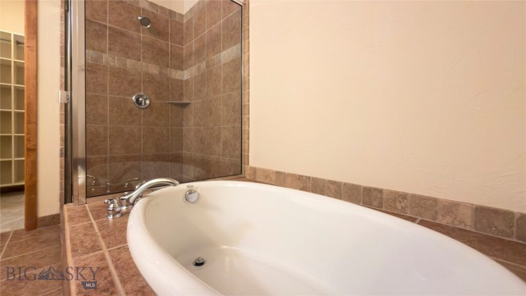2358 W Beall