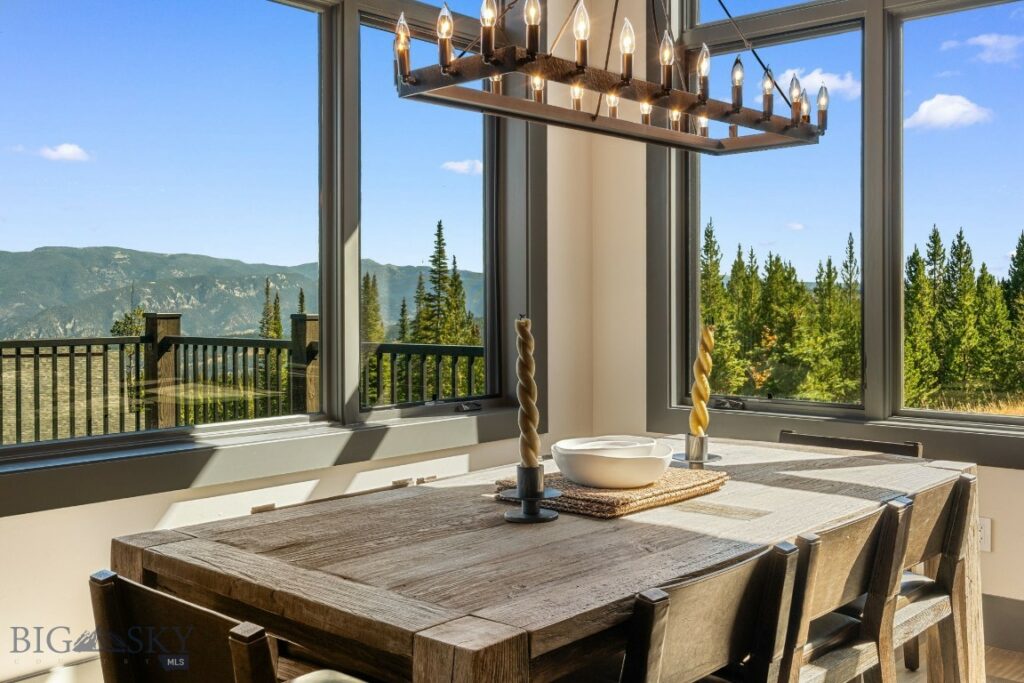 24 Pale Morning Spur