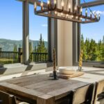 24 Pale Morning Spur