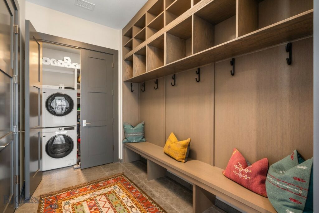 24 Pale Morning Spur