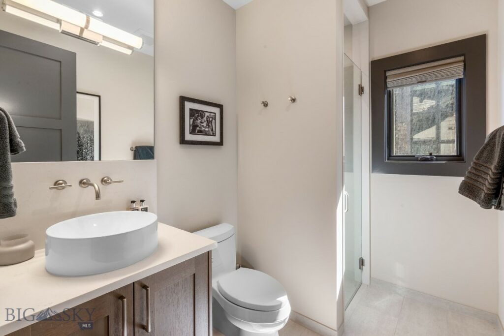 24 Pale Morning Spur