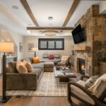 24 Pale Morning Spur