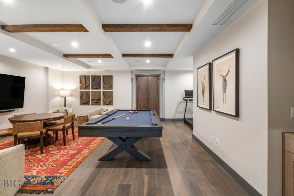 24 Pale Morning Spur