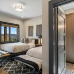 24 Pale Morning Spur