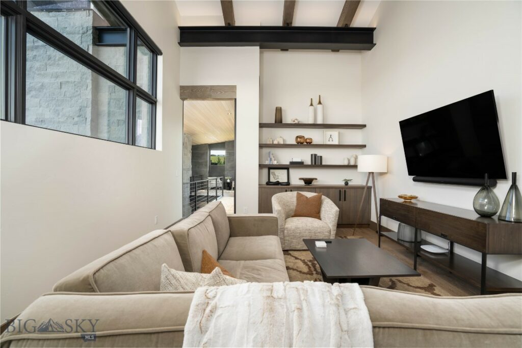 240 Horsetail Road