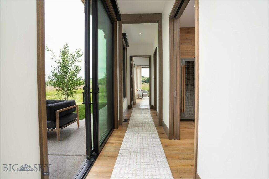 240 Horsetail Road