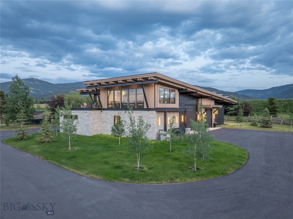 240 Horsetail Road