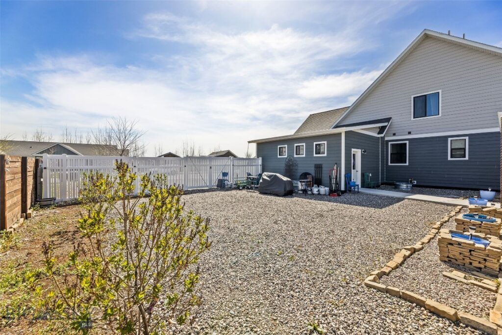 241 Caitlin Road