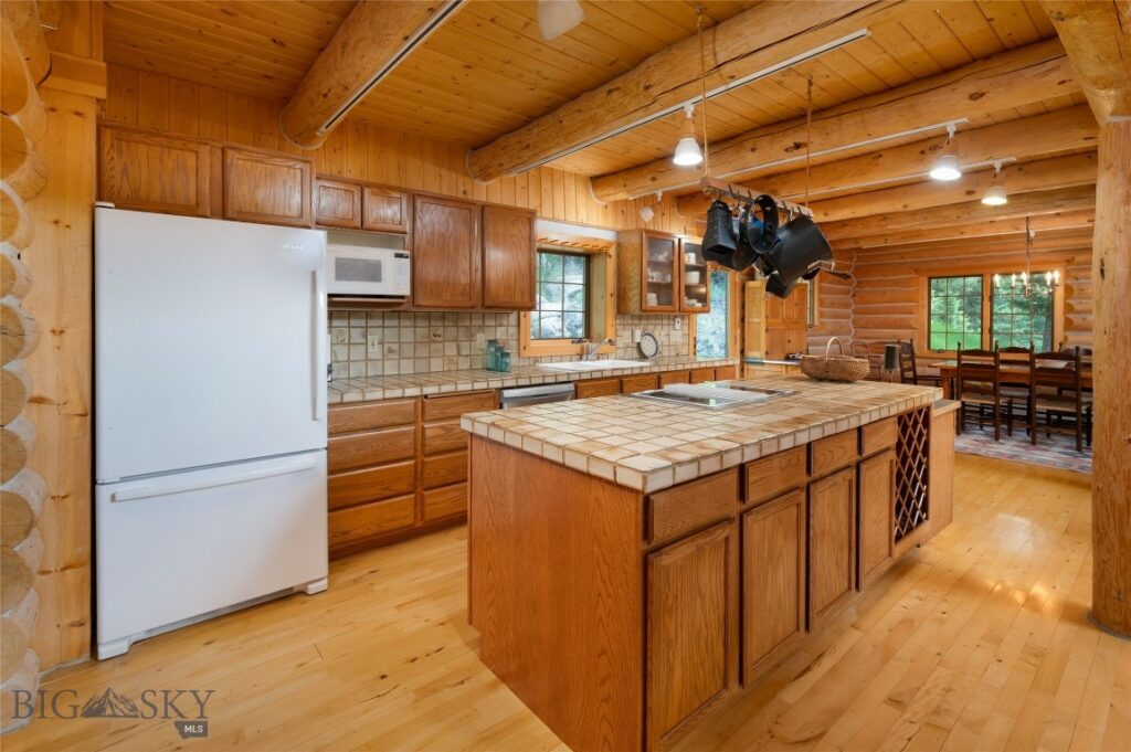 2415 Crazy Horse Road
