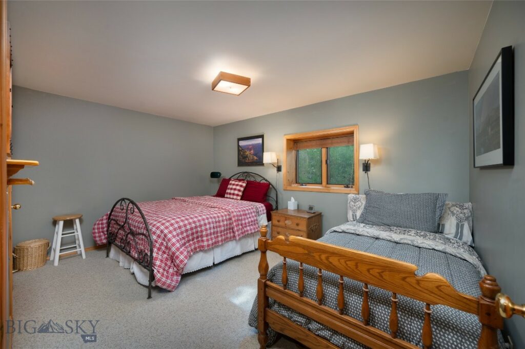 2415 Crazy Horse Road