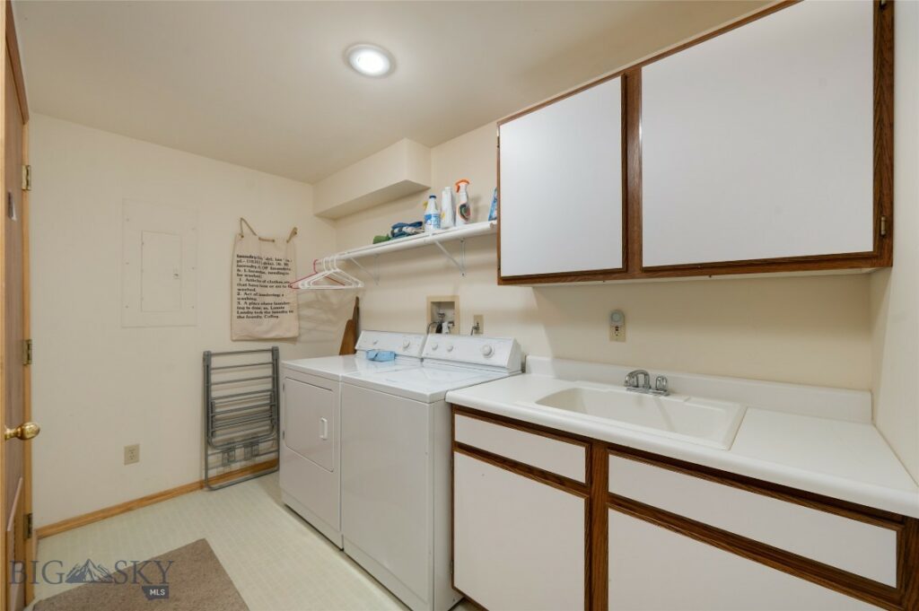 2415 Crazy Horse Road