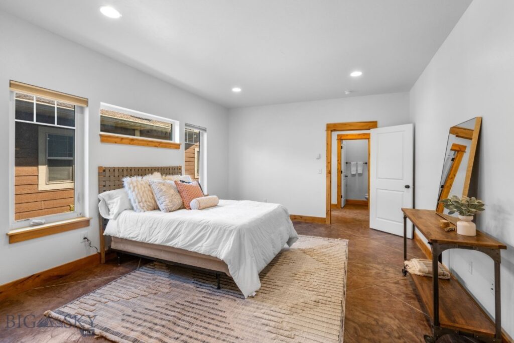 2464 Ferguson Avenue