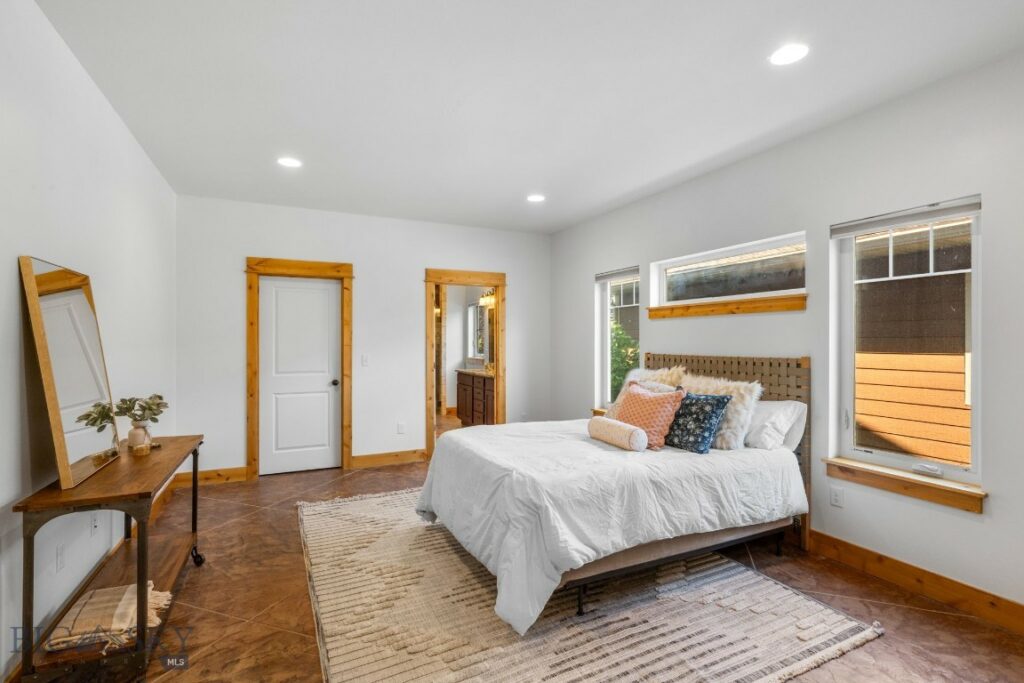 2464 Ferguson Avenue