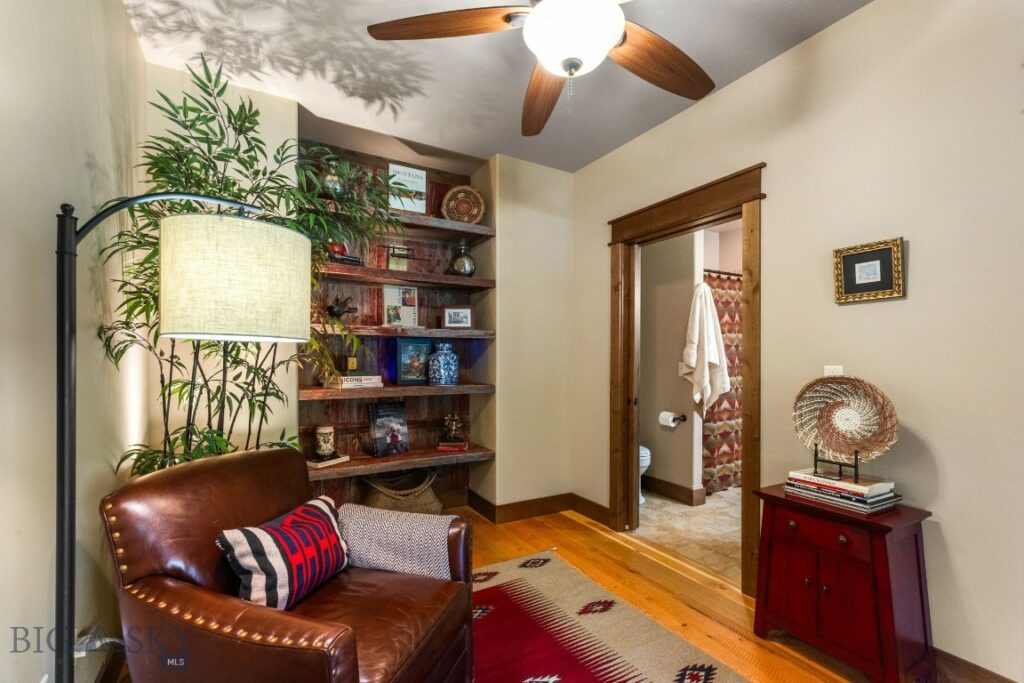 2497 Northview