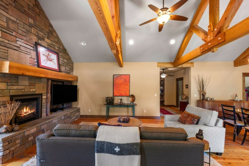 2497 Northview