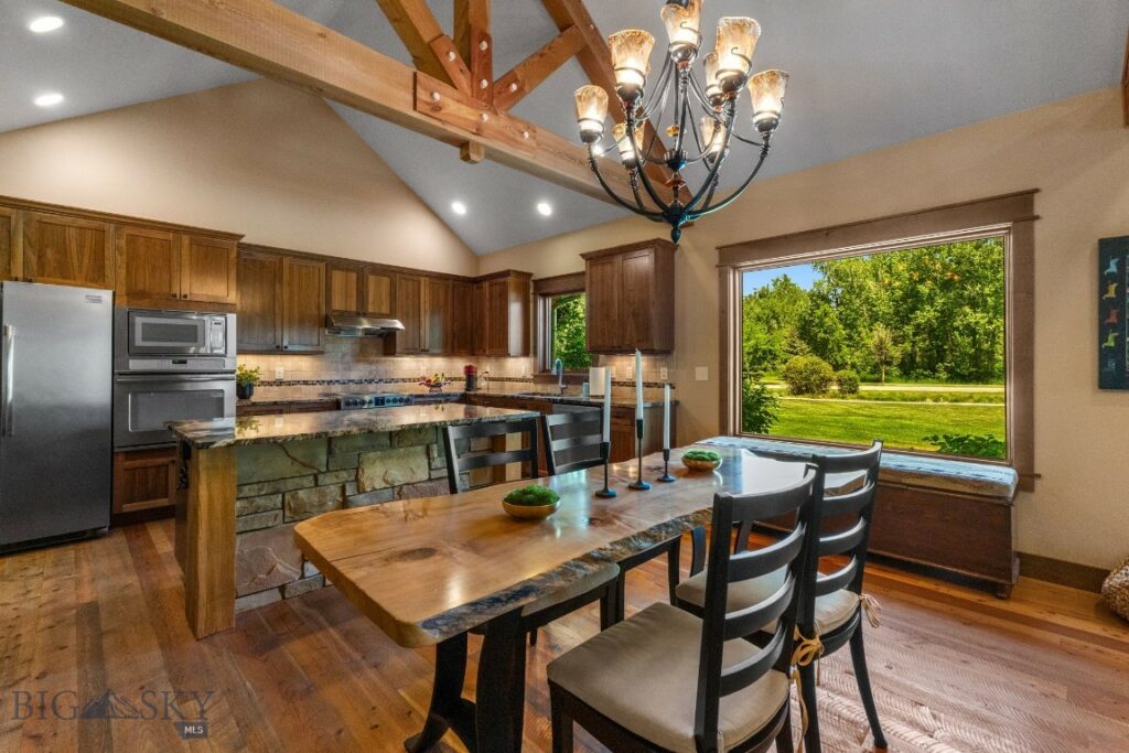 2497 Northview