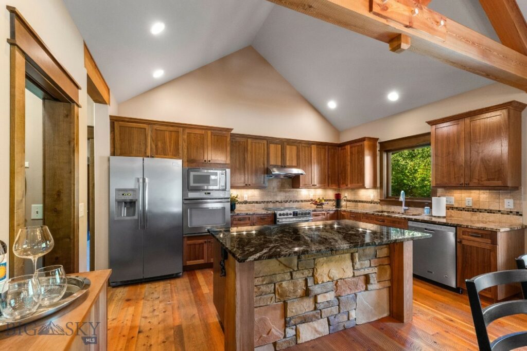 2497 Northview