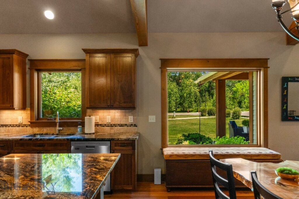 2497 Northview
