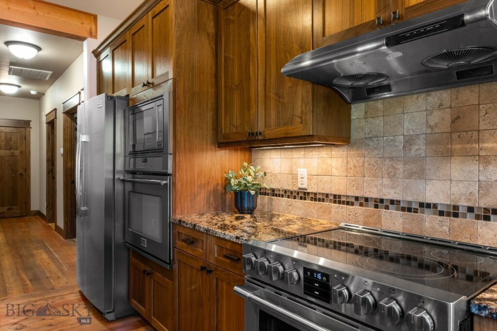 2497 Northview