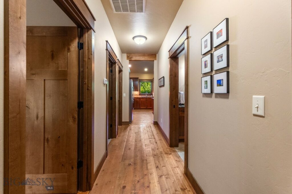 2497 Northview
