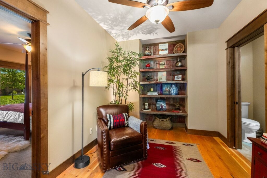 2497 Northview