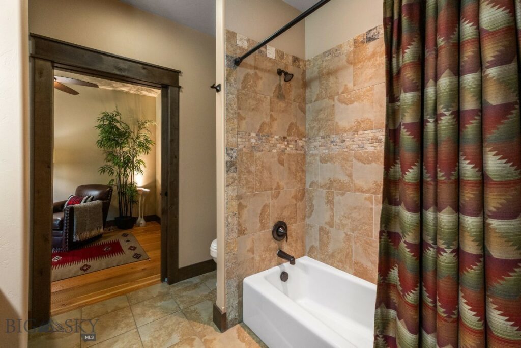 2497 Northview