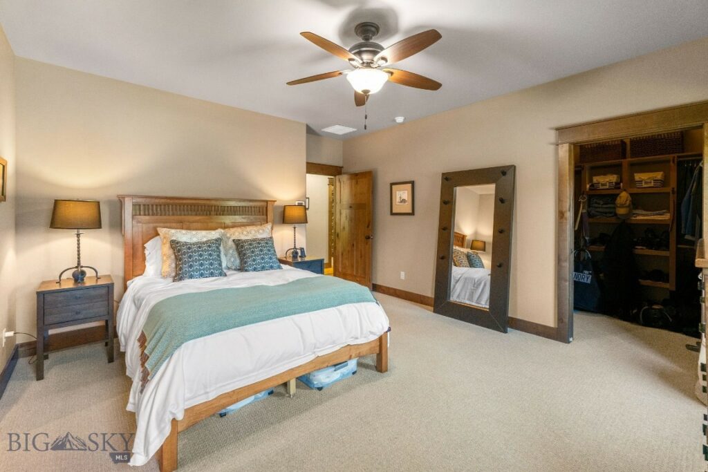 2497 Northview