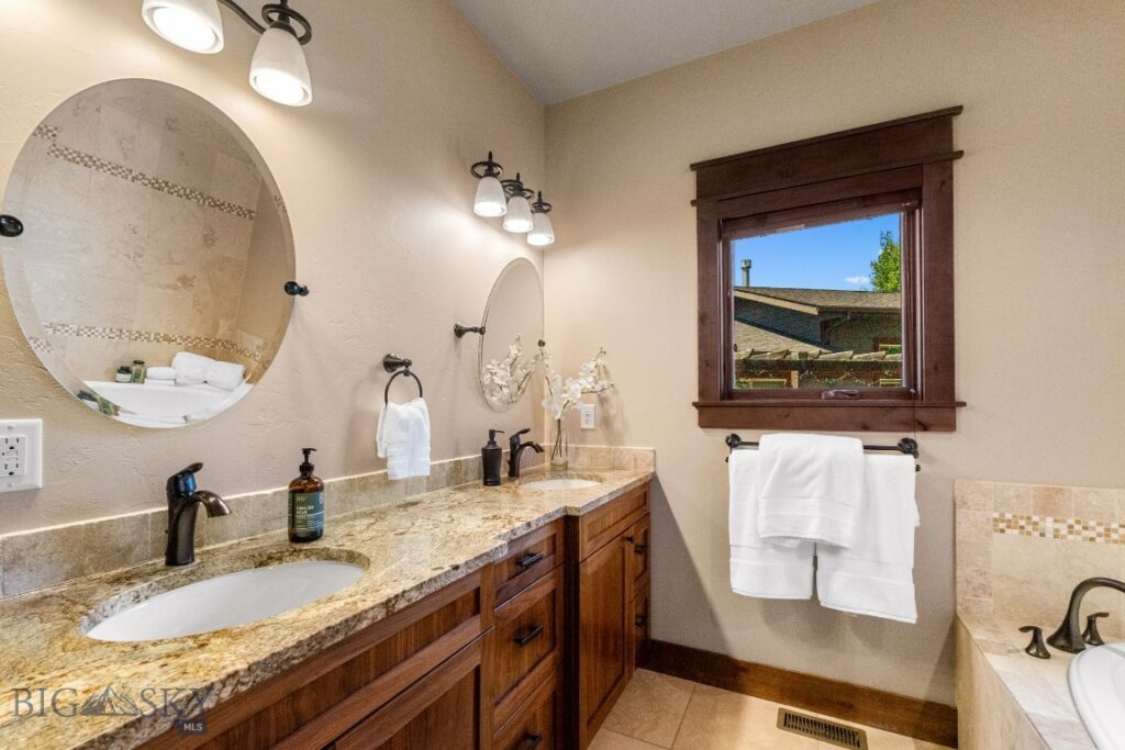 2497 Northview