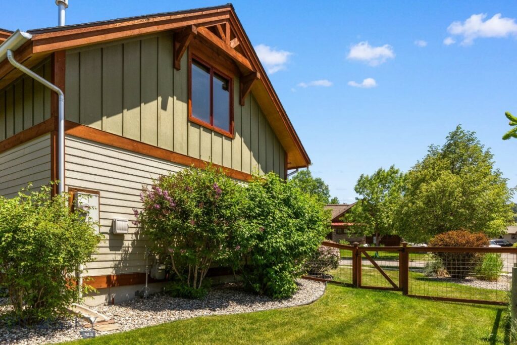 2497 Northview