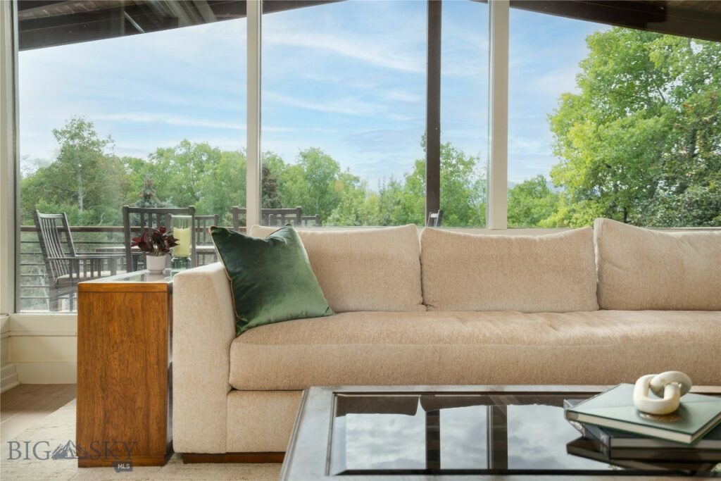 2516 Spring Creek Drive