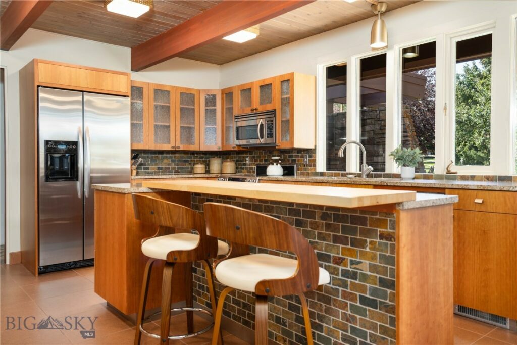 2516 Spring Creek Drive