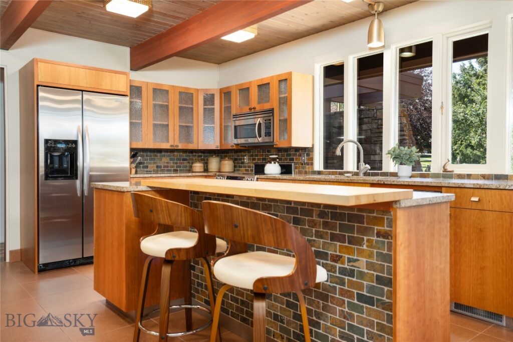 2516 Spring Creek Drive