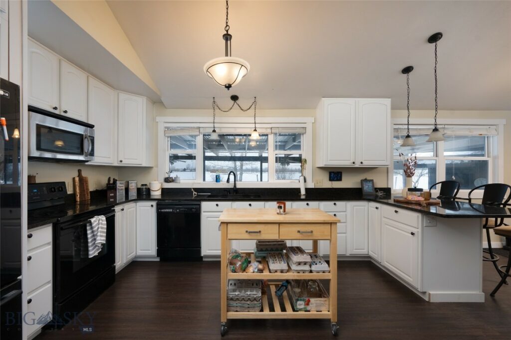 2521 Weaver Lane