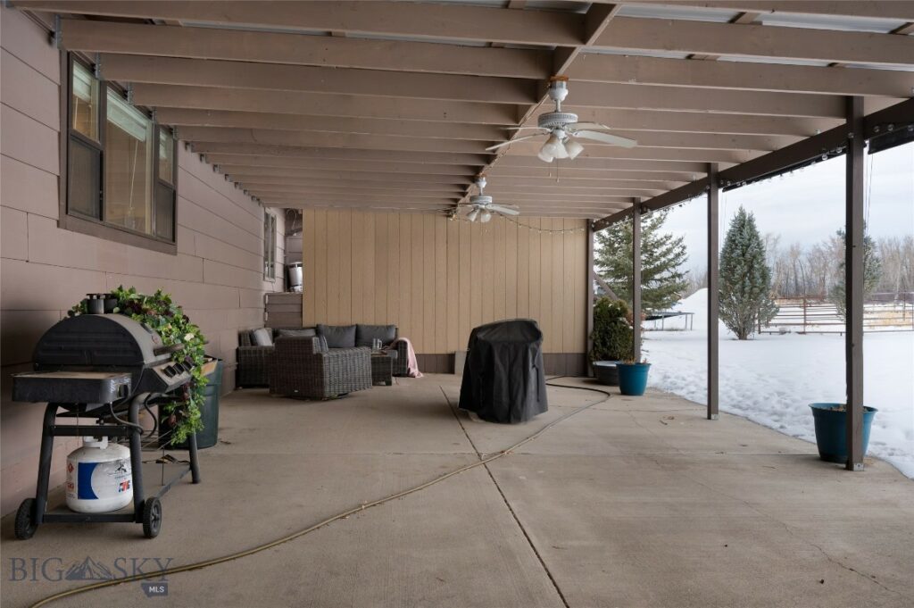 2521 Weaver Lane
