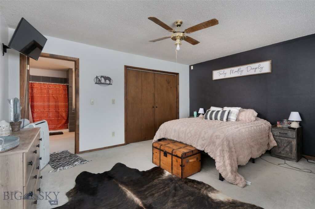 2521 Weaver Lane