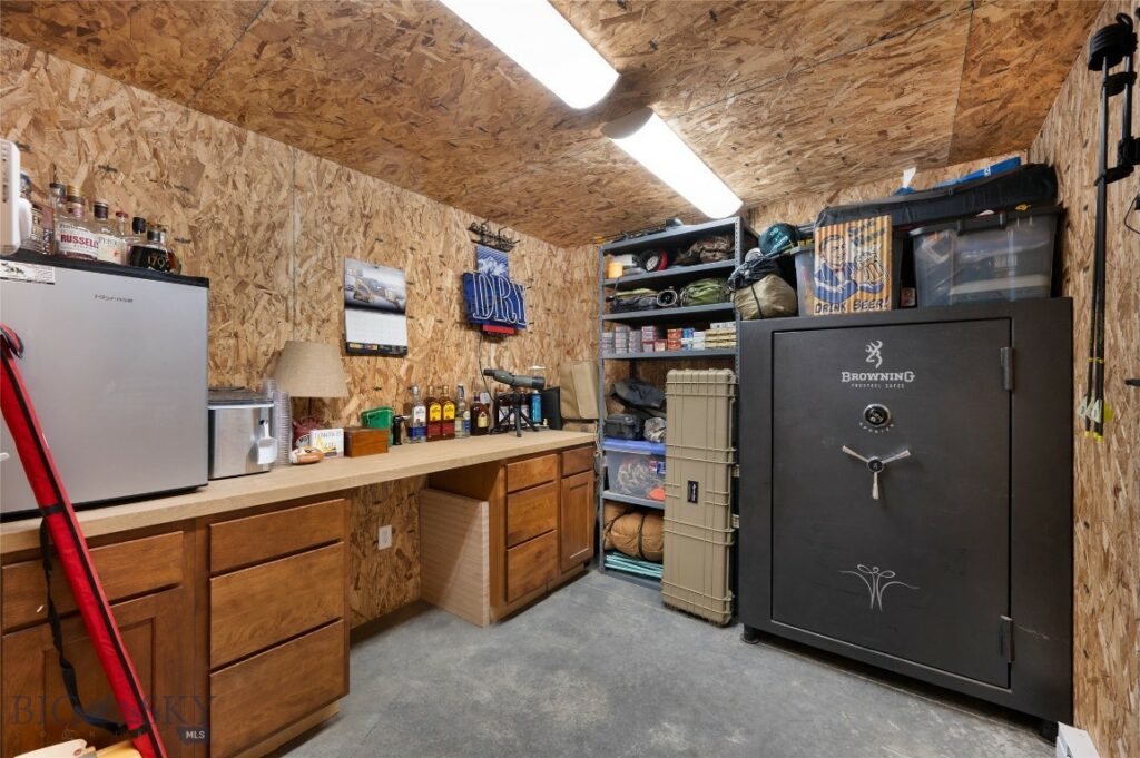 2521 Weaver Lane