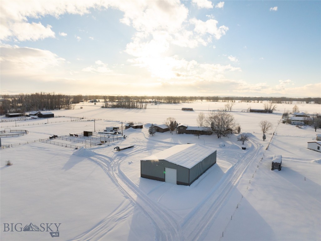 2521 Weaver Lane